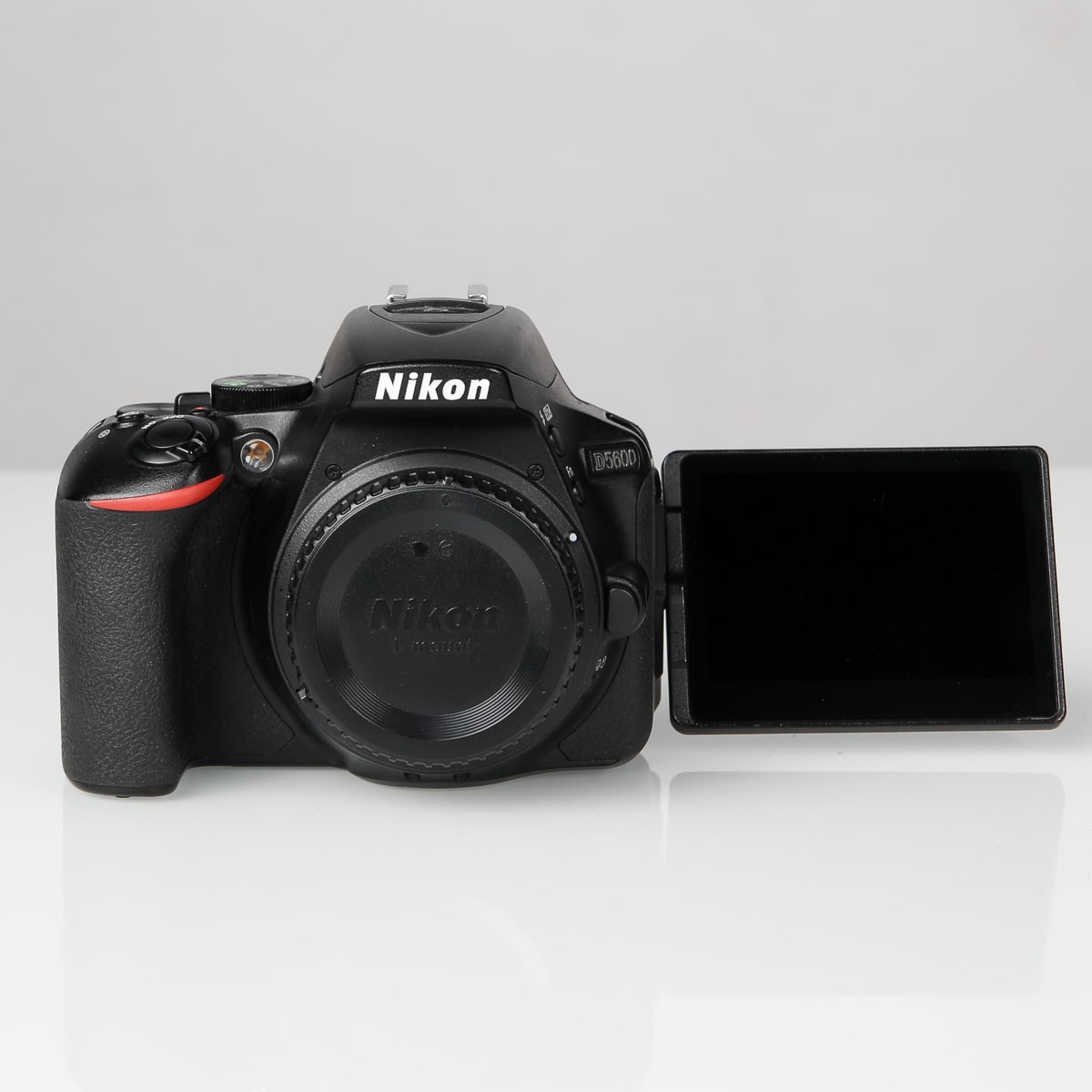 MYYTY Käytetty Nikon D5600 -runko