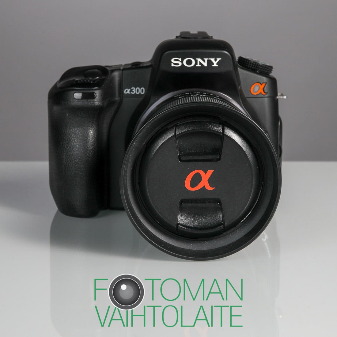 MYYTY Käytetty Sony a300 runko + 18-70mm f/3.5-5.6 objektiivi + salama