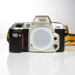 Käytetty Nikon F60 filmirunko
