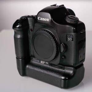 Käytetty Canon 5D classic runko & BG-E4 kahva