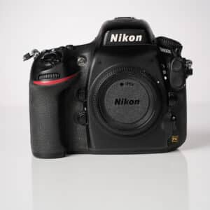 Käytetty Nikon D800E runko