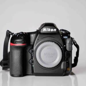 Käytetty Nikon D850 runko