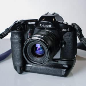 Käytetty Canon EOS-1 & 35-70mm & kahva
