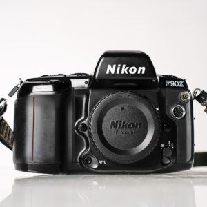 Käytetty Nikon F90X runko
