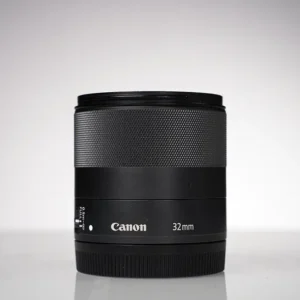 Käytetty Canon ef-m 32mm f1.4 STM