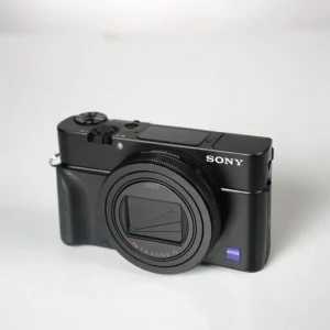 MYYTY Käytetty Sony RX100 VI