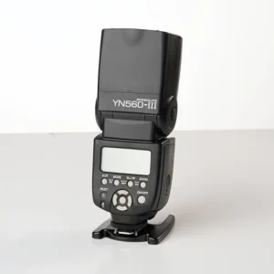 Käytetty Yongnuo Speedlite YN56 III salama