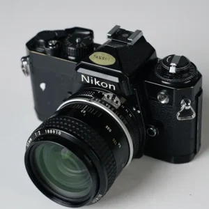 Käytetty Nikon FE & Nikon Nikkor 35mm f2