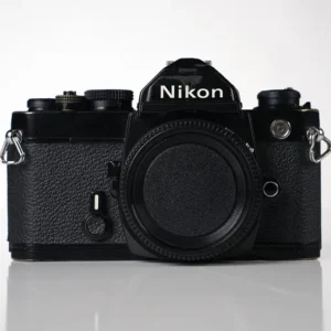 Käytetty Nikon FM musta