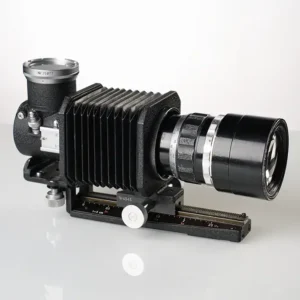 Käytetty Leitz kisko etsimellä ja Leitz Telyt 200mm f4 objektiivilla