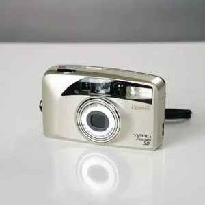 Käytetty Yashica Zoomate 80
