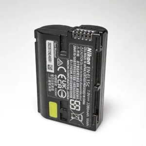 Käytetty Nikon EN-EL15C