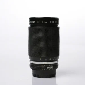 Käytetty Nikon Zoom-Nikkor AI-S 35-135mm f/3.5-4.5