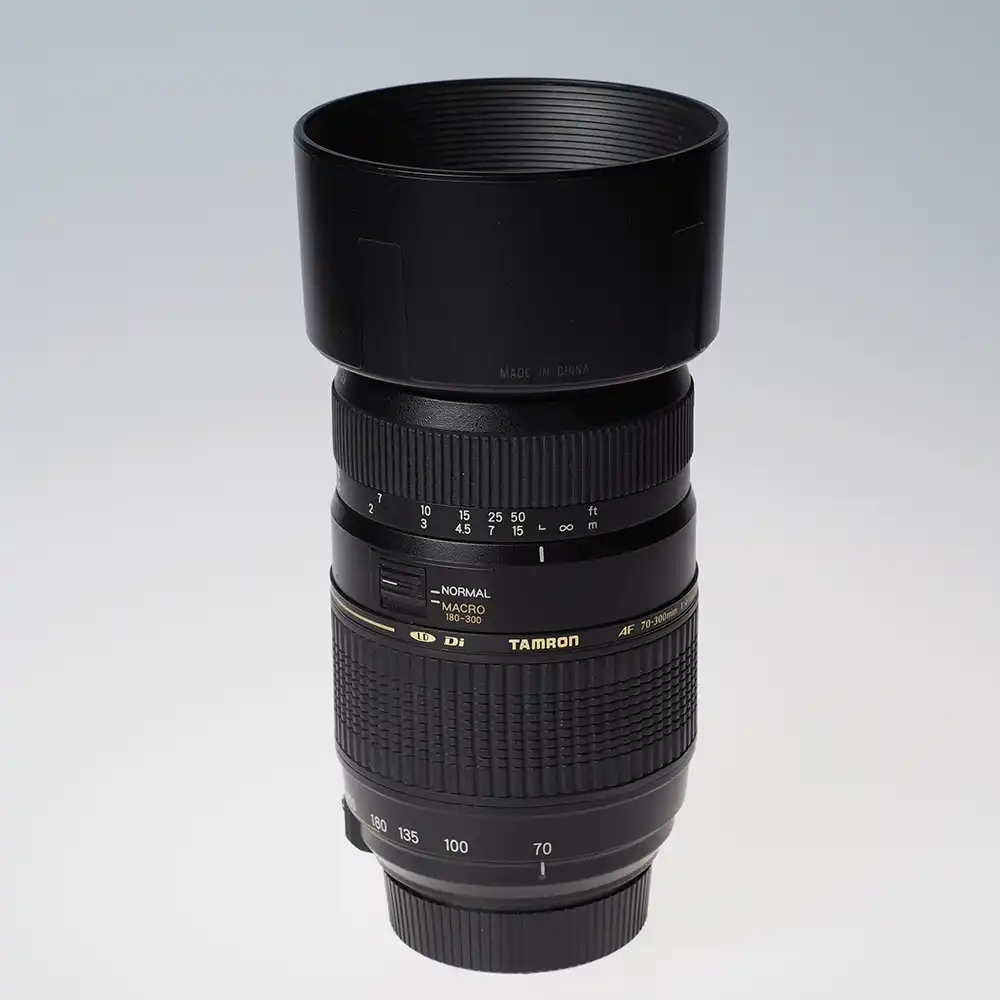 Tamron AF 70-300mm F/4-5.6 Di LD Macro 1:2, Zoom Tele Per Reflex Full Frame E APS-C, Attacco Nikon, Nero