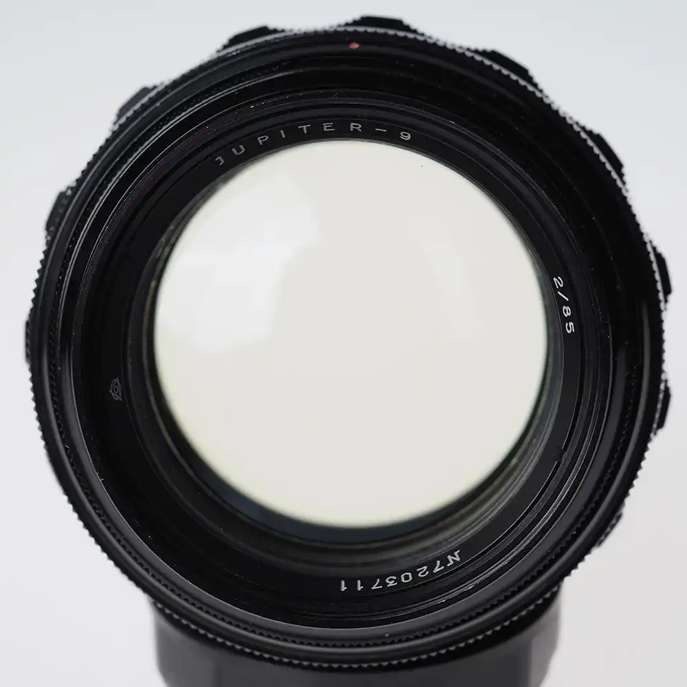 Käytetty Jupiter-9 85mm f/2 - M42