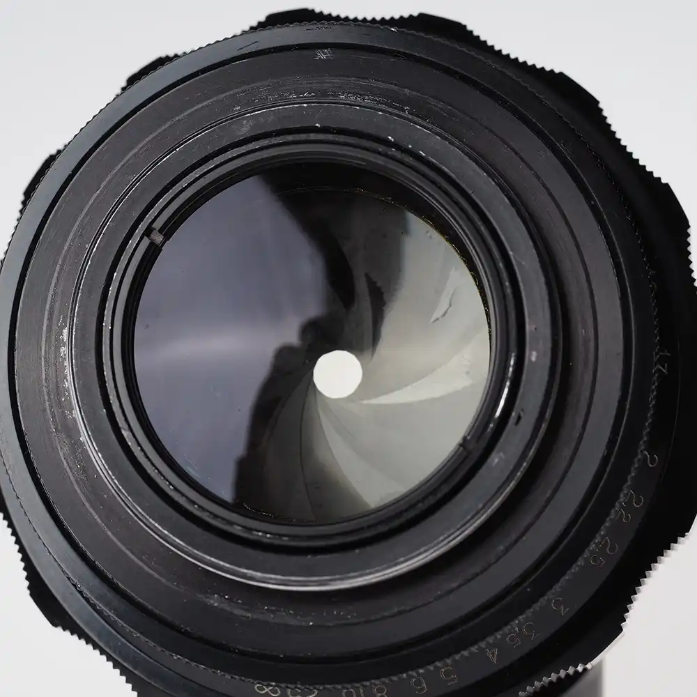 Käytetty Jupiter-9 85mm f/2 - M42