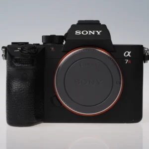 Käytetty Sony A7R III -runko