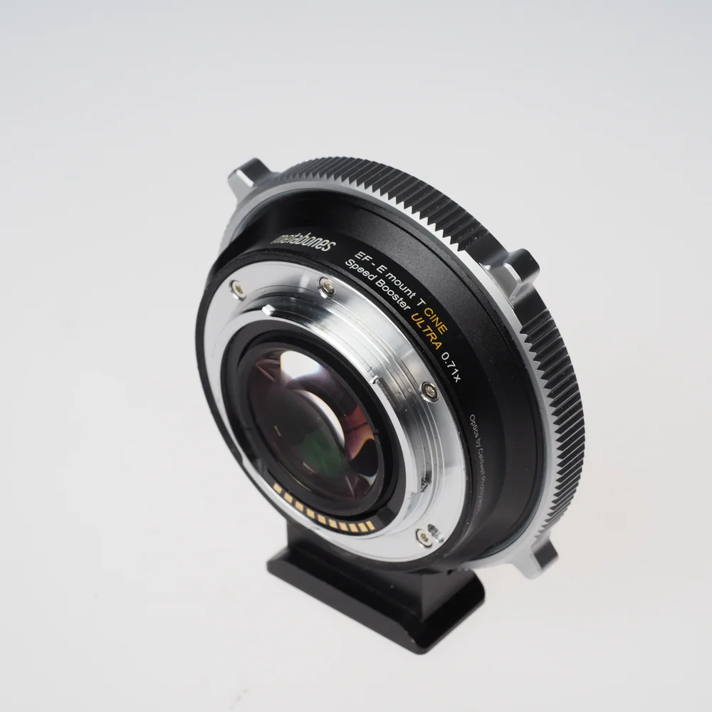 Käytetty Metabones EF–Sony E T CINE Speed Booster ULTRA 0.71x -adapteri
