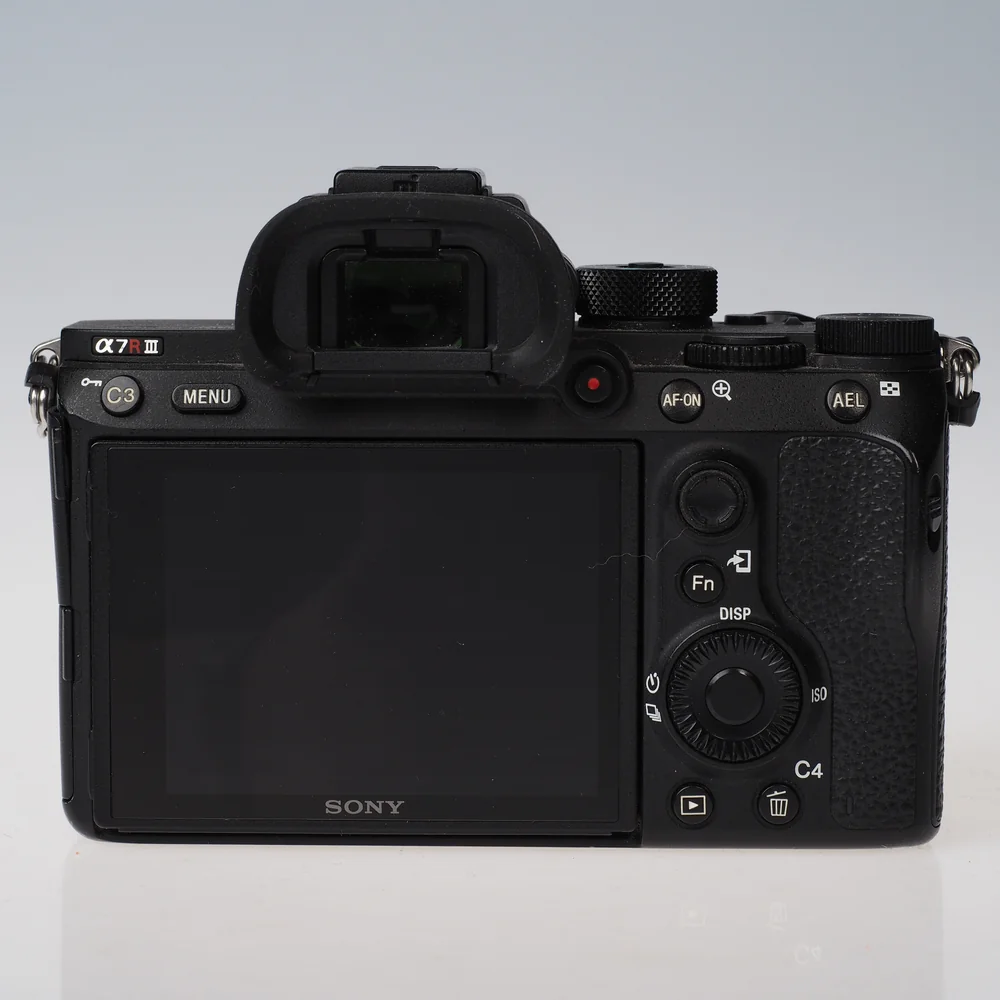 Käytetty Sony A7R III -runko