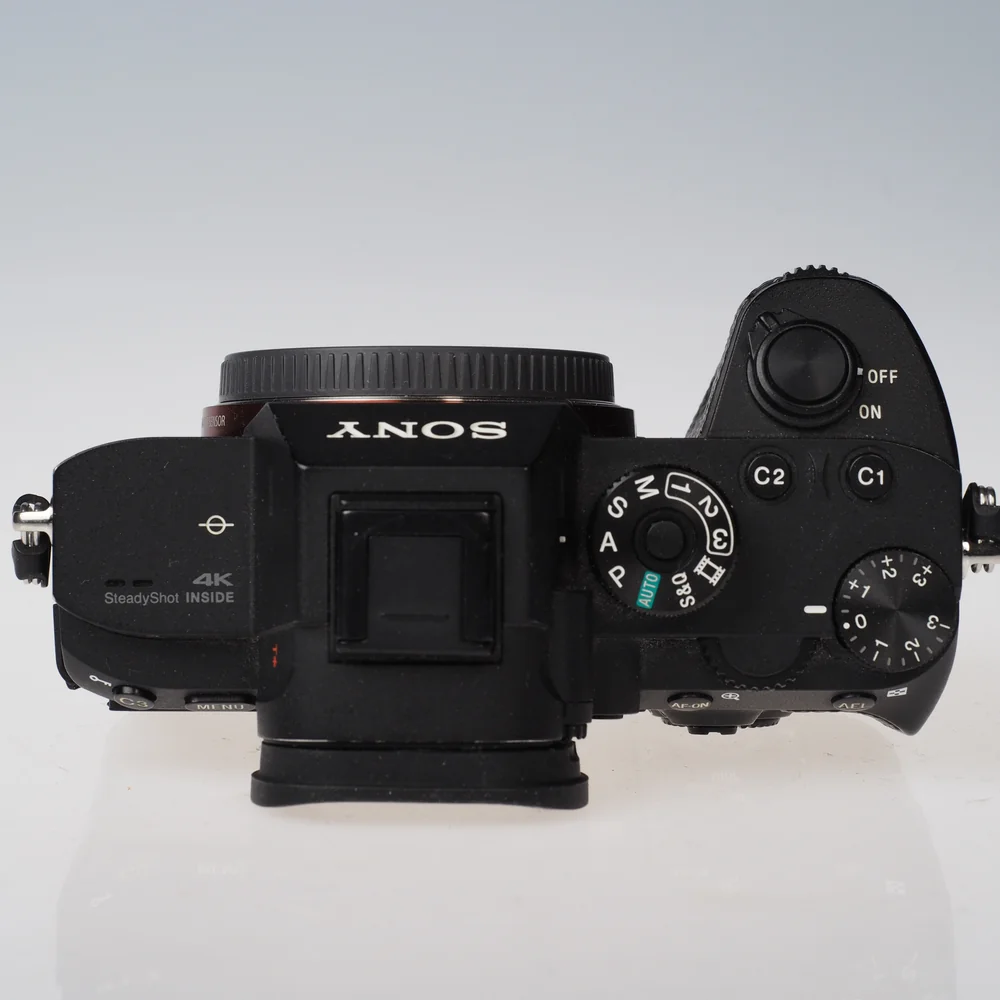 Käytetty Sony A7R III -runko