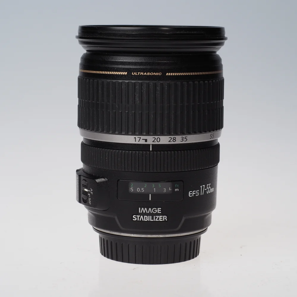 Käytetty Canon EF-S 17-55mm f/2.8 IS USM -objektiivi Käytetty Canon EF-S 17-55mm f/2.8 IS USM -objektiivi