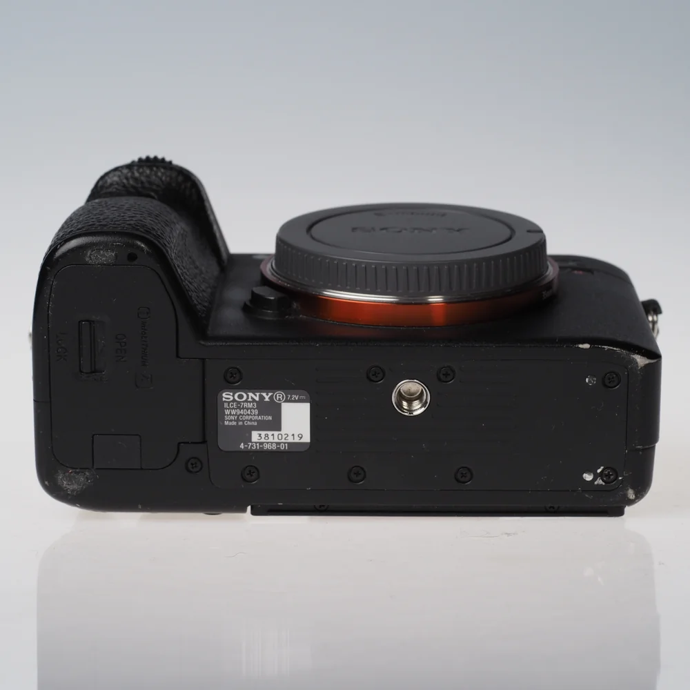 Käytetty Sony A7R III -runko