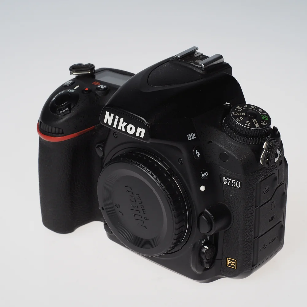 Käytetty Nikon D750 -runko