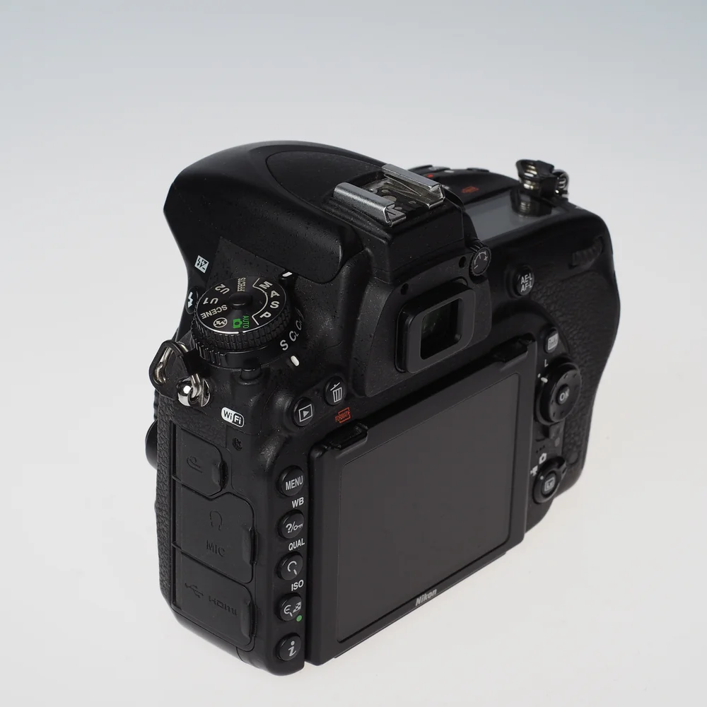 Käytetty Nikon D750 -runko