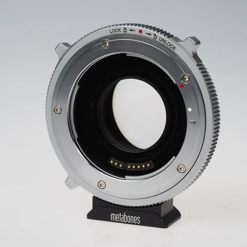Käytetty Metabones EF–Sony E T CINE Speed Booster ULTRA 0.71x -adapteri