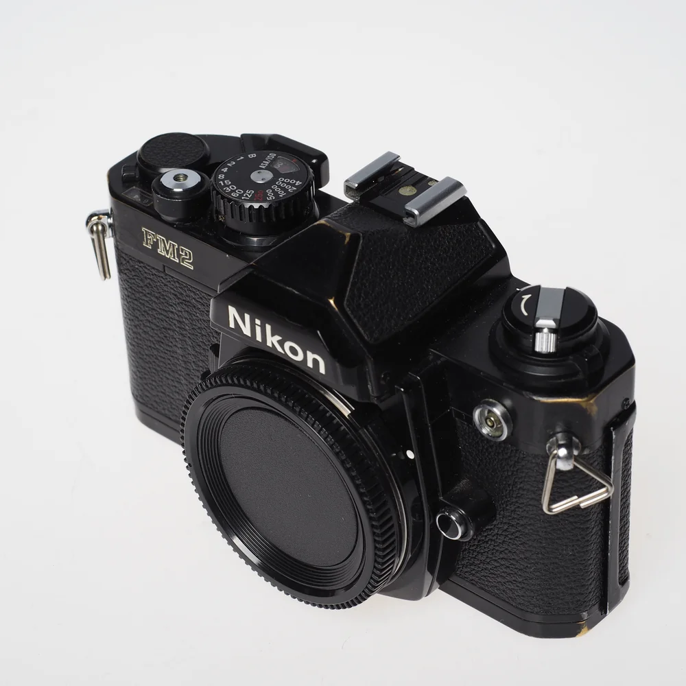 Käytetty Nikon FM2n musta