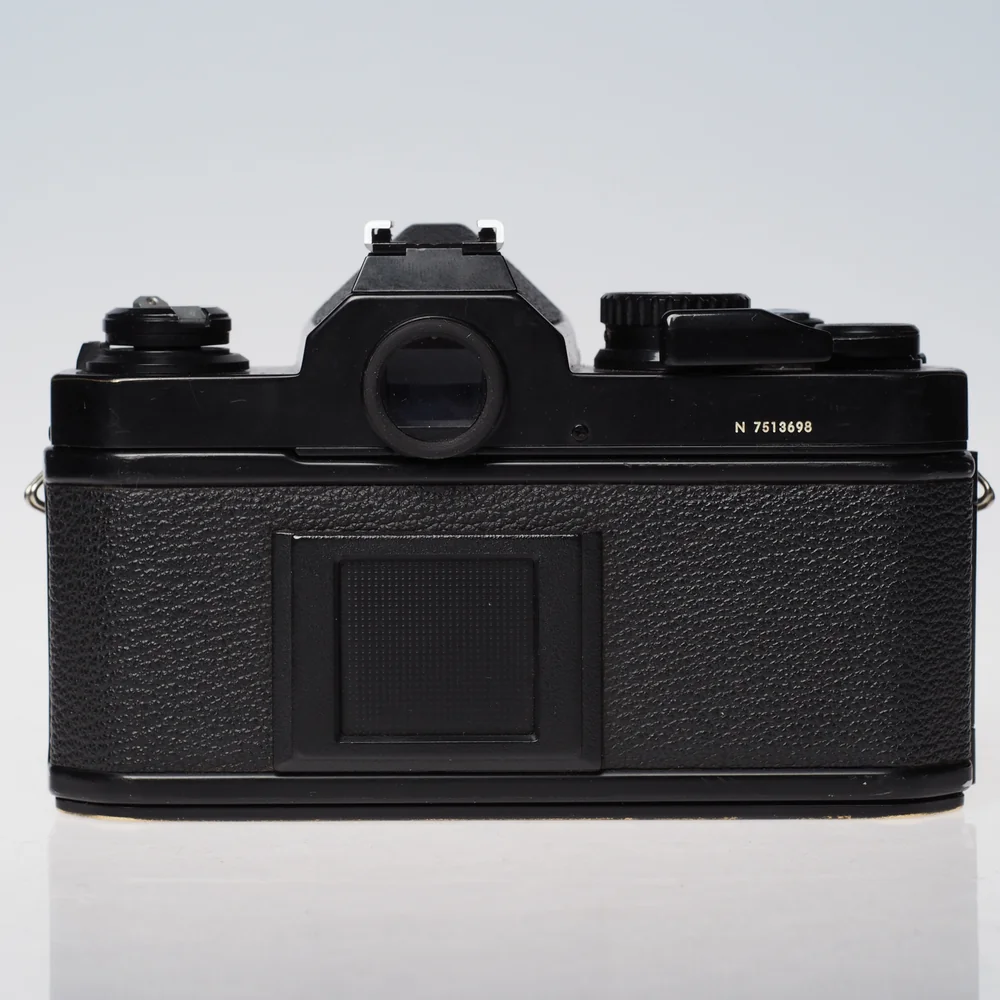 Käytetty Nikon FM2n musta