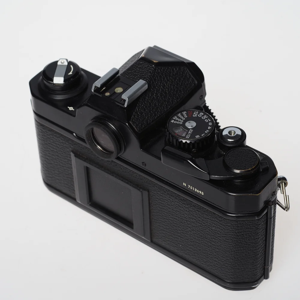 Käytetty Nikon FM2n musta