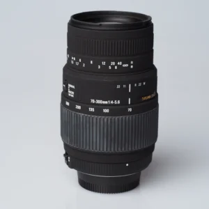 Käytetty Sigma 70-300mm F4-5.6 DG Macro