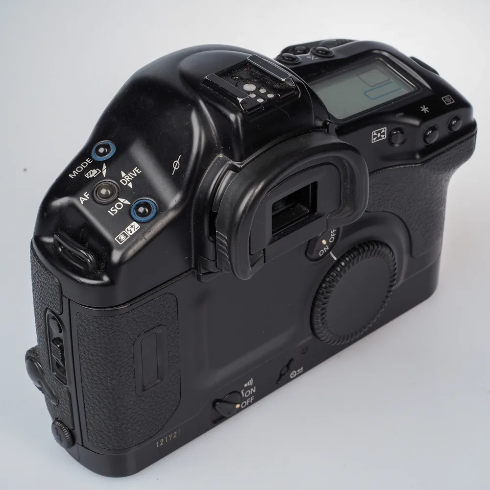 Käytetty Canon EOS-1v