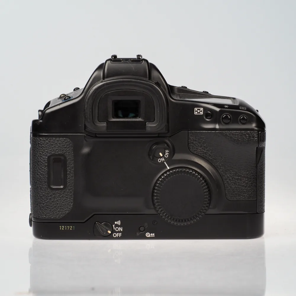 Käytetty Canon EOS-1v